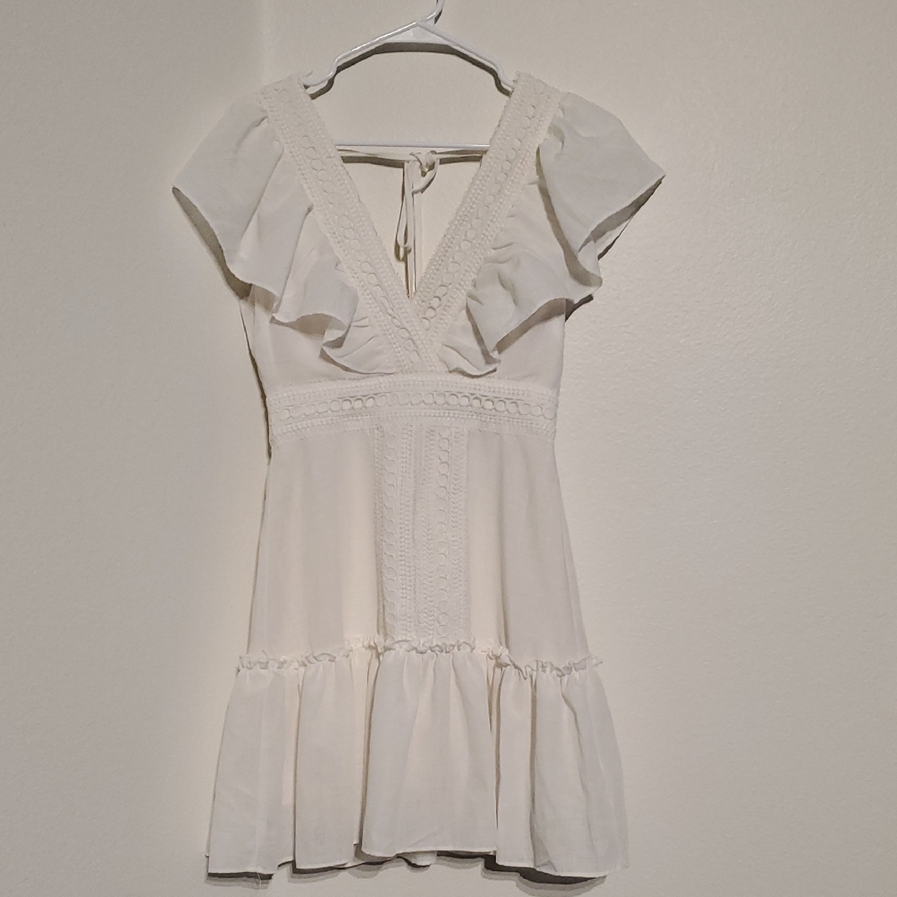 THE CLOTHING COMPANY WHITE DRESS - Picture 2 of 10